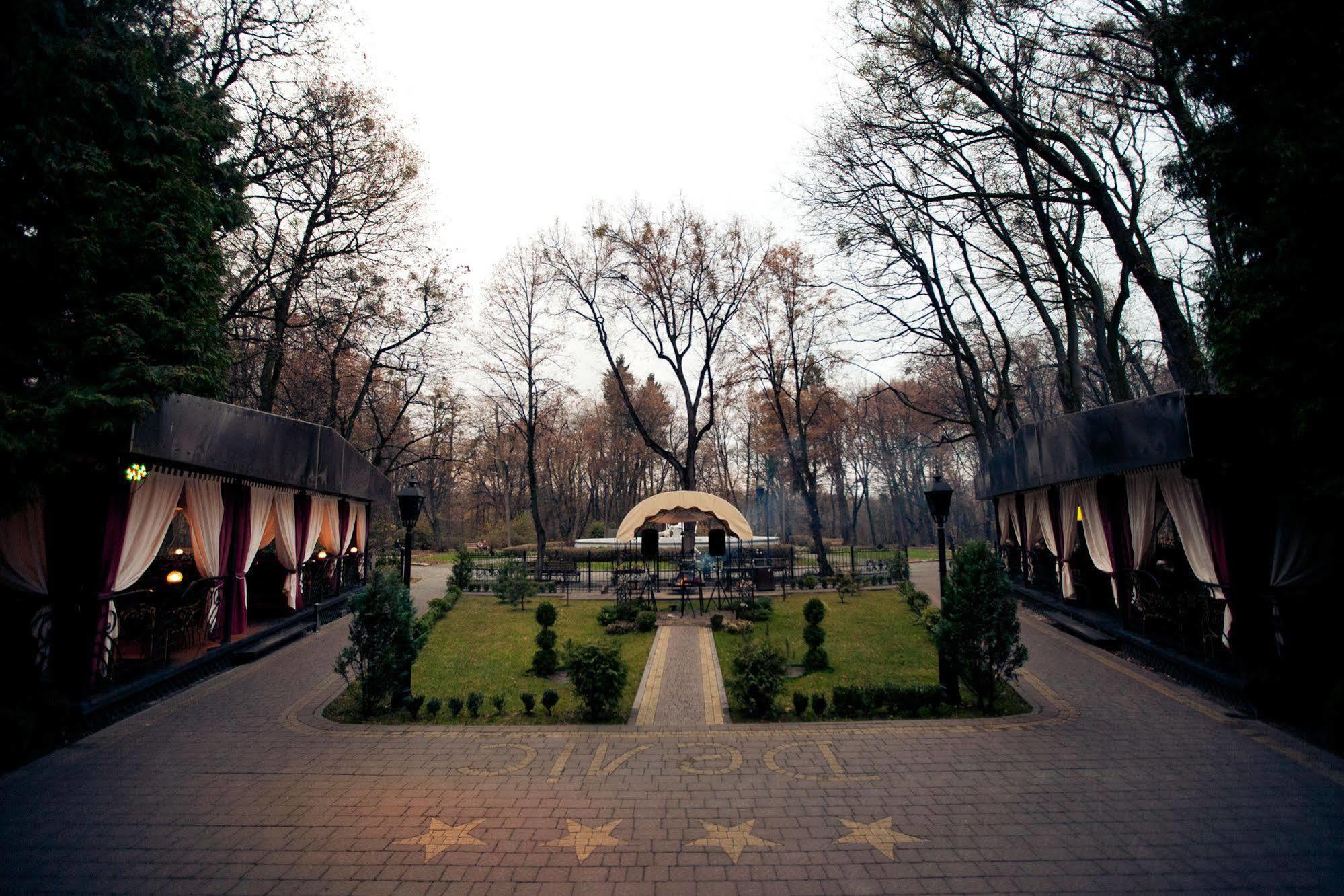 Delice Otel Lviv Dış mekan fotoğraf